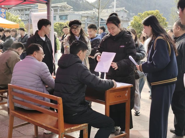 黔南民族师范学院6.jpg