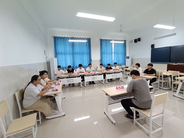 广西医科大学3.jpg